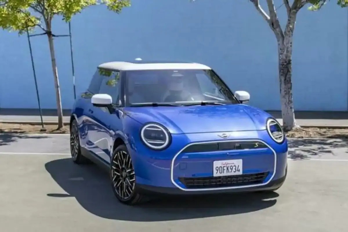 Mini Cooper Terbaru 2025, Perpaduan Gaya, Kinerja dan Teknologi