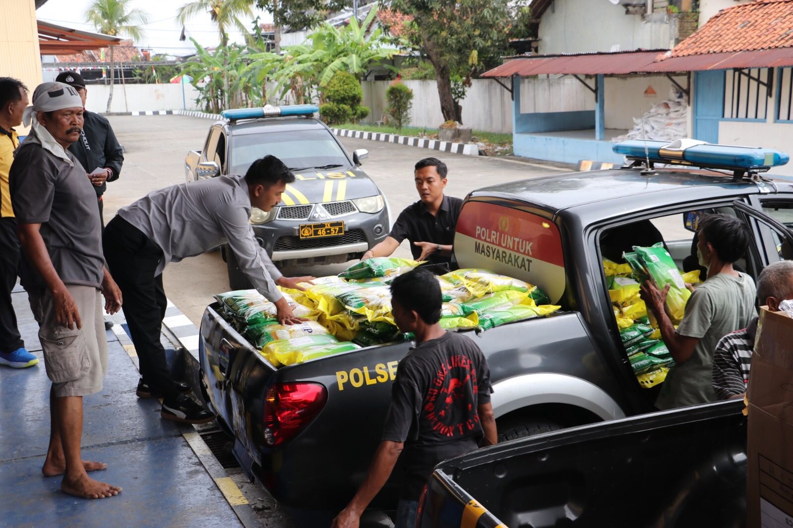 Polres Kebumen Salurkan 176 Ton Beras Murah 
