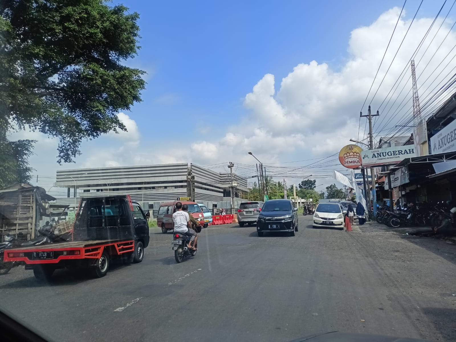 Terminal Bobotsari Belum Rampung, 