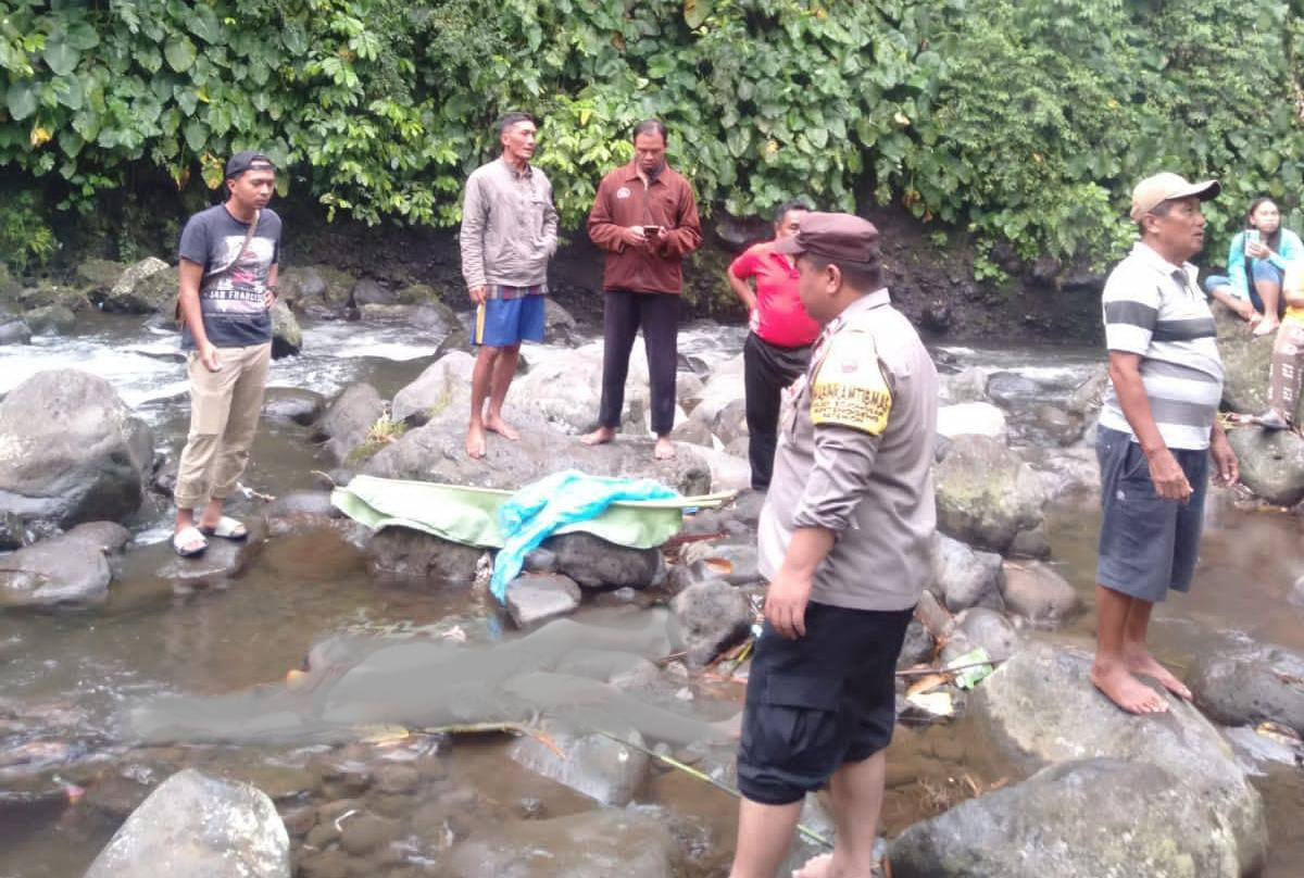 Mayat Laki-laki Ditemukan di Sungai Lembarang Desa Pekalongan