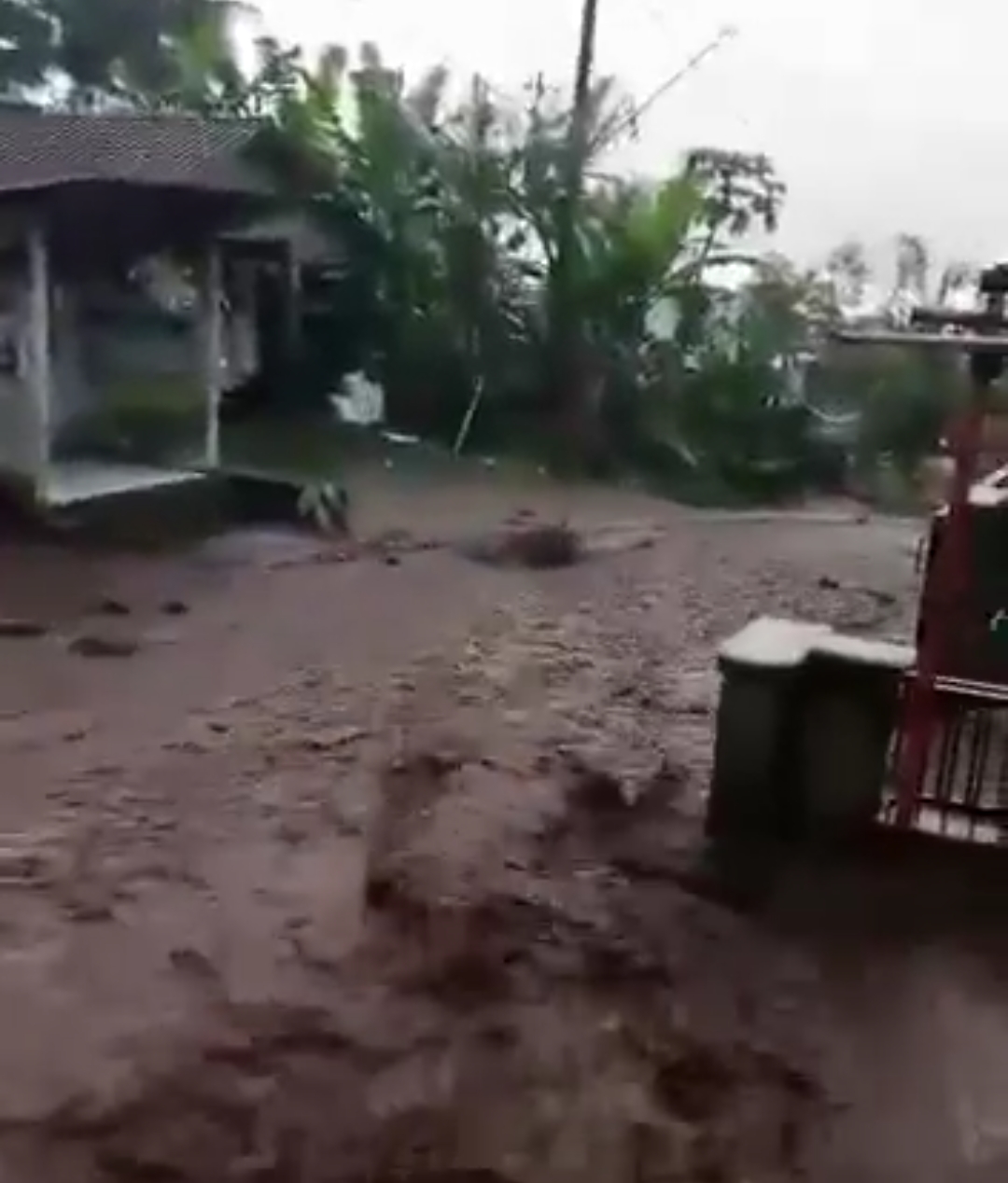 Banjir Bandang Landa Desa Karangtengah Cilongok, Rendam Puluhan Rumah Warga