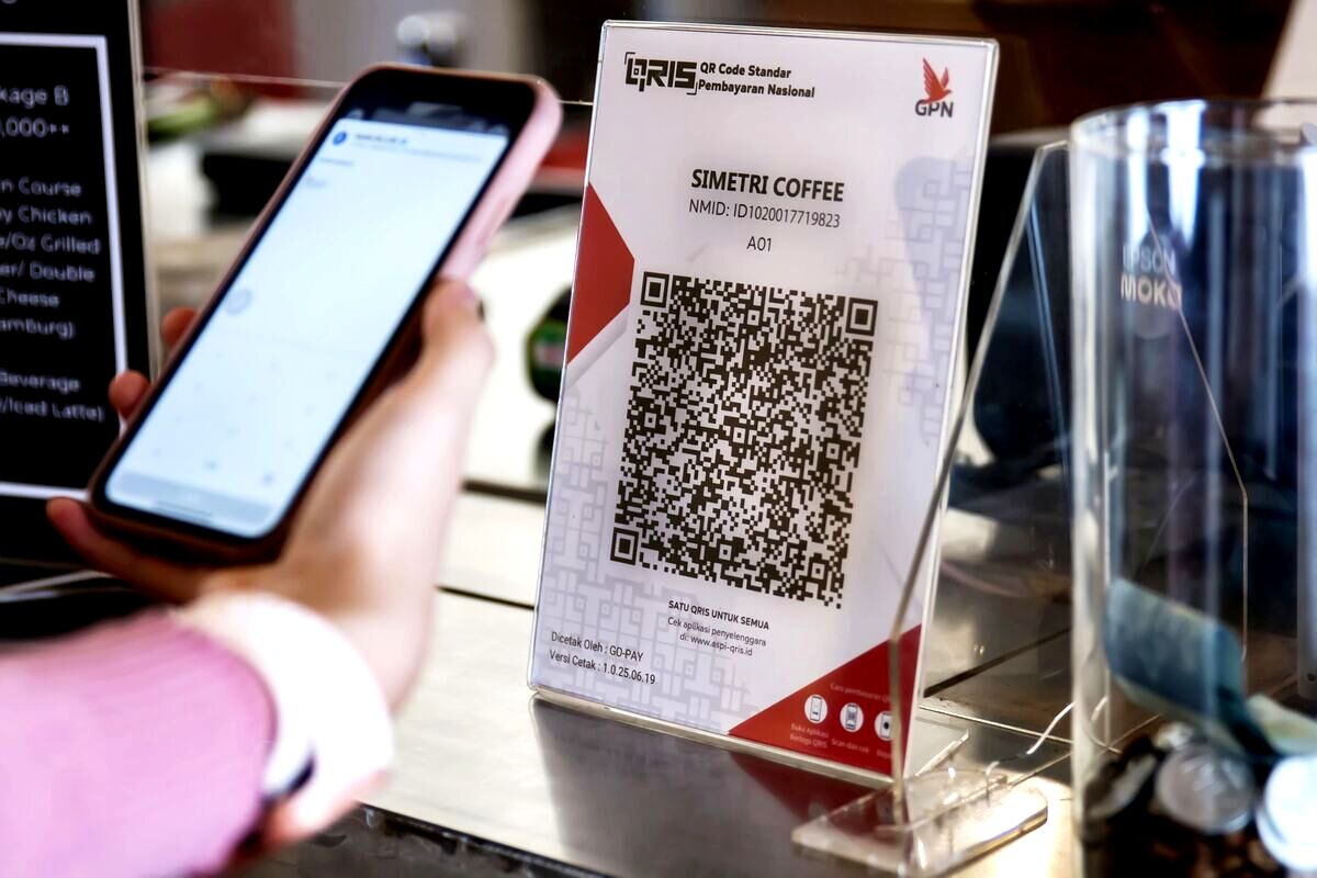 Tips Jitu Hindari Penipuan Kode QR Palsu Saat Transaksi Cashless