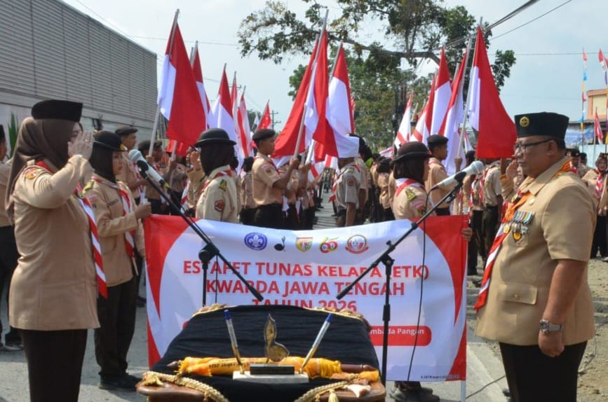 Sekda Banyumas Sambut Estafet Tunas Kelapa di Perbatasan Cilacap