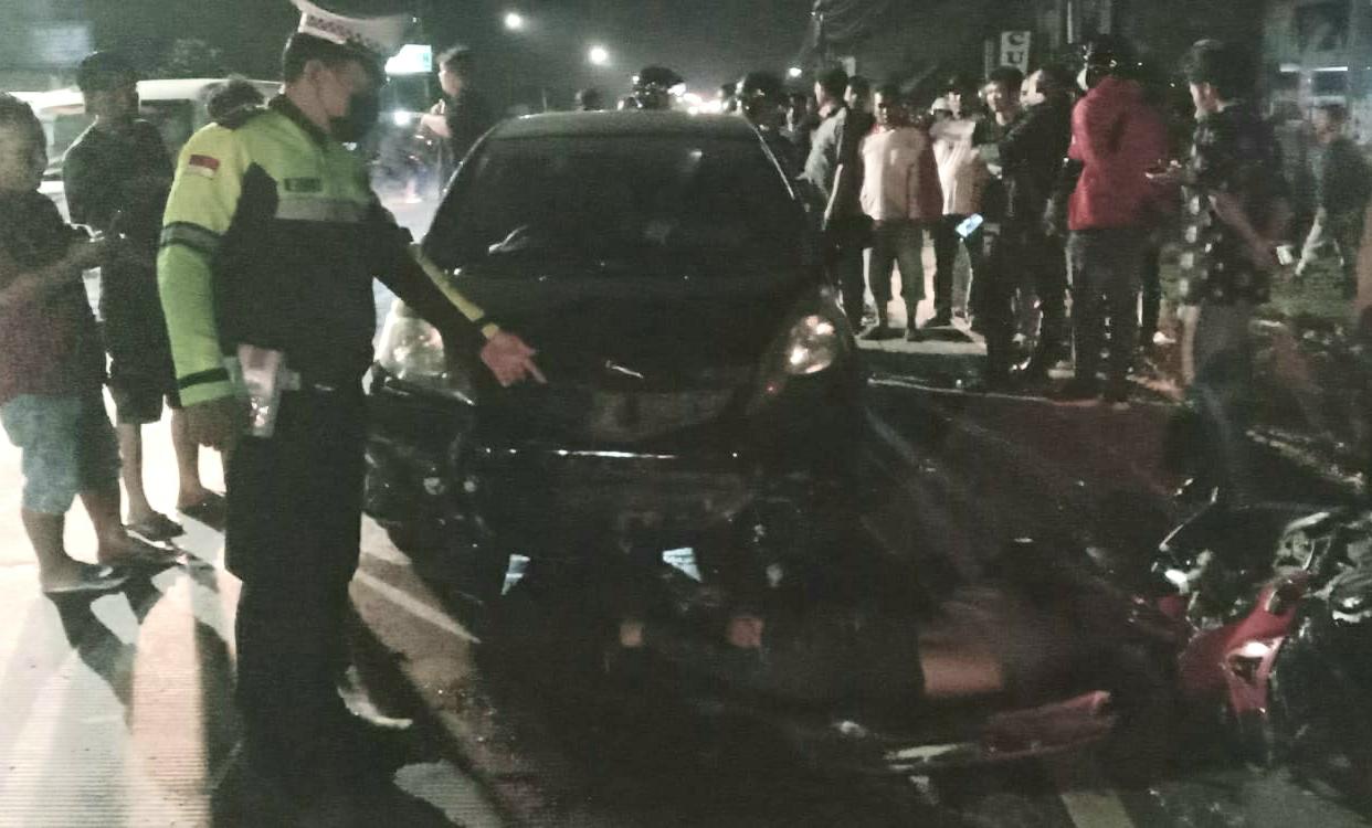 Motor Tabrak Mobil di Jalan Raya Kalisabuk, Cilacap, Satu Orang Pelajar Meninggal Dunia