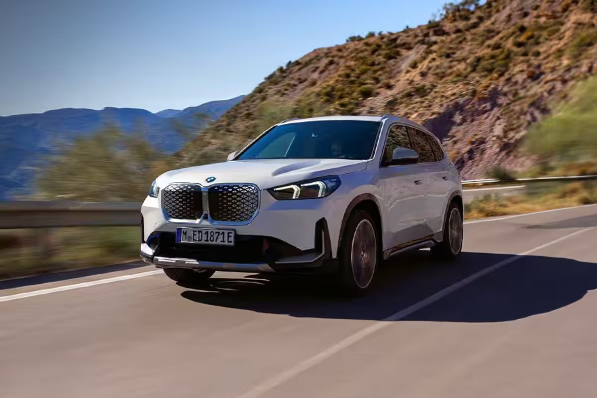 BMW iX1 eDrive20: SUV Listrik Premium Paling Terjangkau dari BMW di ...