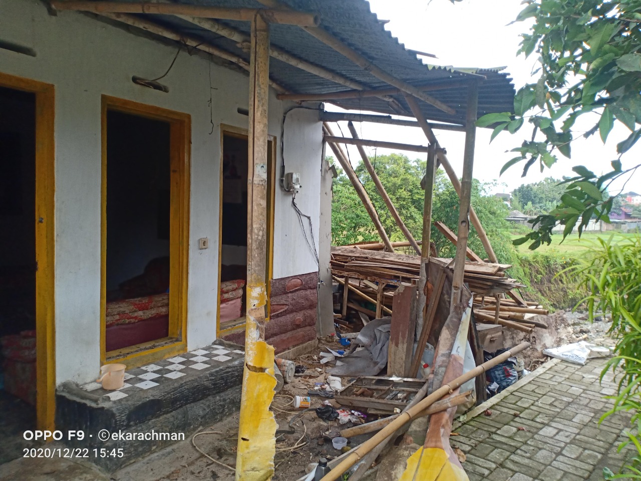 Rumah Hancur Akibat Abrasi Kali Pelus 2 Tahun Lalu, Nasib Undi Wahyu Jatmiko Kini Tinggal Di Kandang Ayam