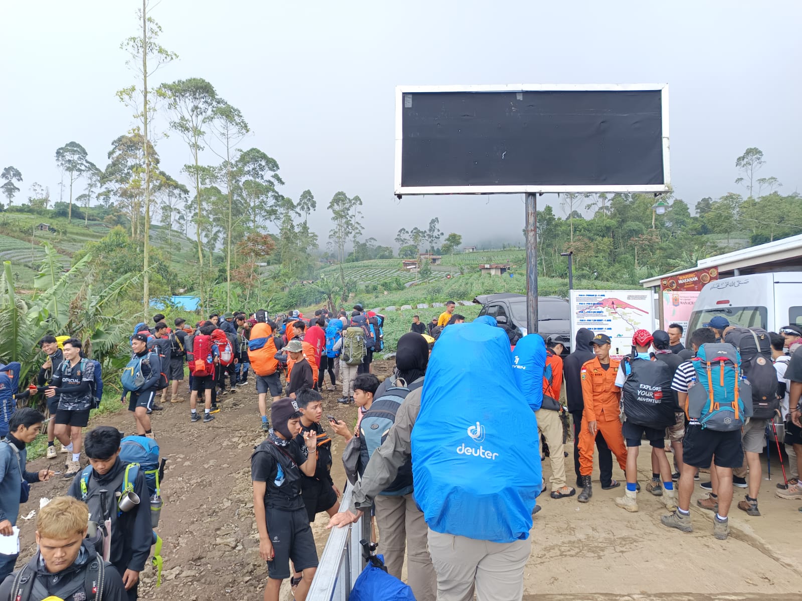 Kembali Dibuka, Jalur Bambangan Diserbu Ratusan Pendaki