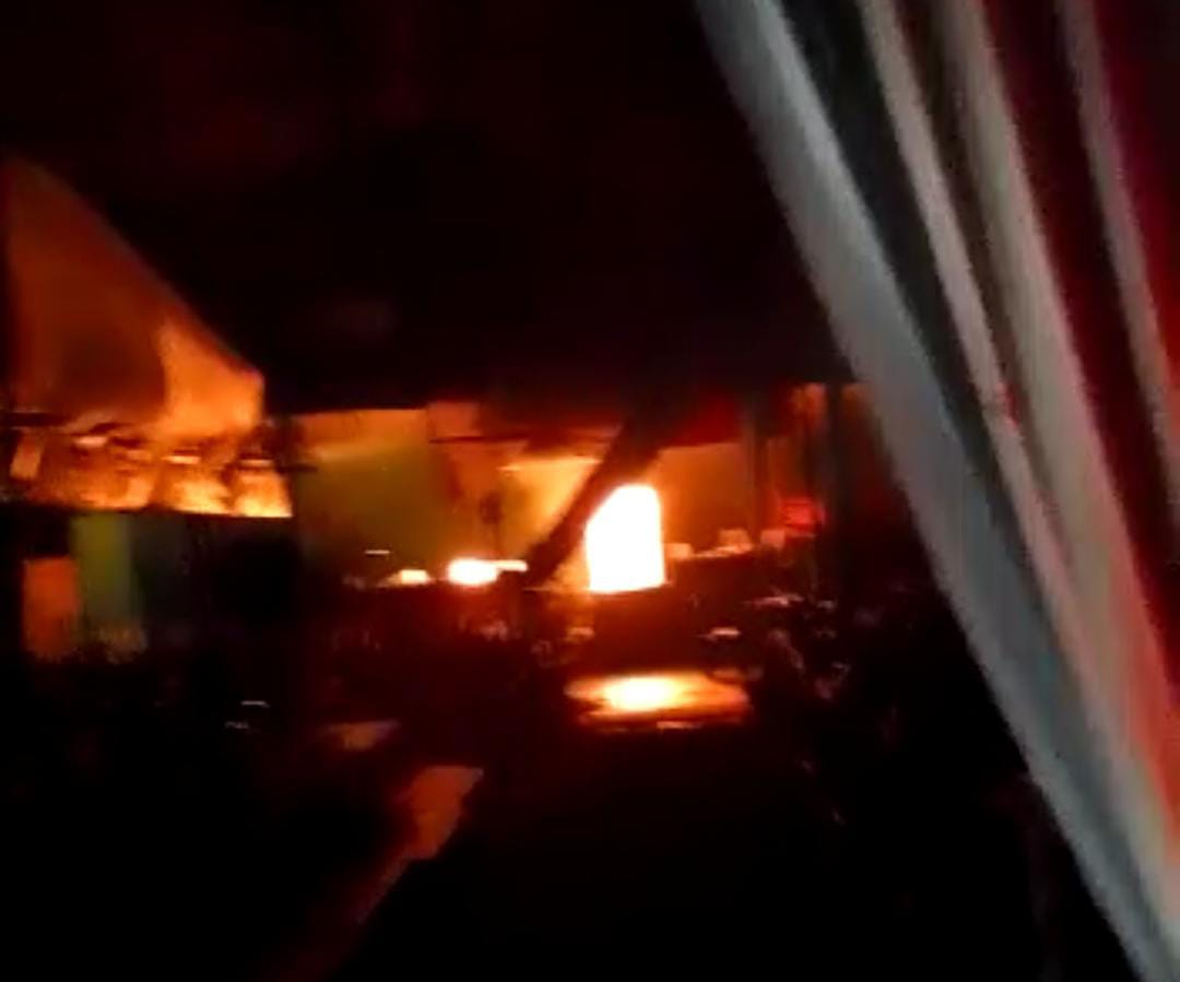 Tabung Gas Bocor, Rumah Makan di Kawasan GOR Purwokerto Hangus Terbakar