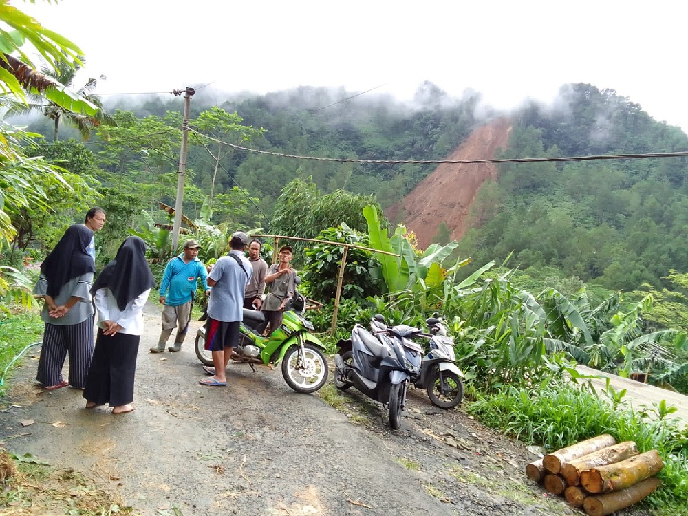 Desa Purbasari Dikepung Bencana Tanah Longsor, Bukit di Dusun Tungkeb Terbelah