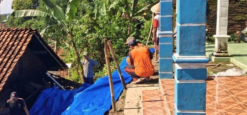 Longsor Talud di Karangkembang Kebumen Ancam Rumah Warga