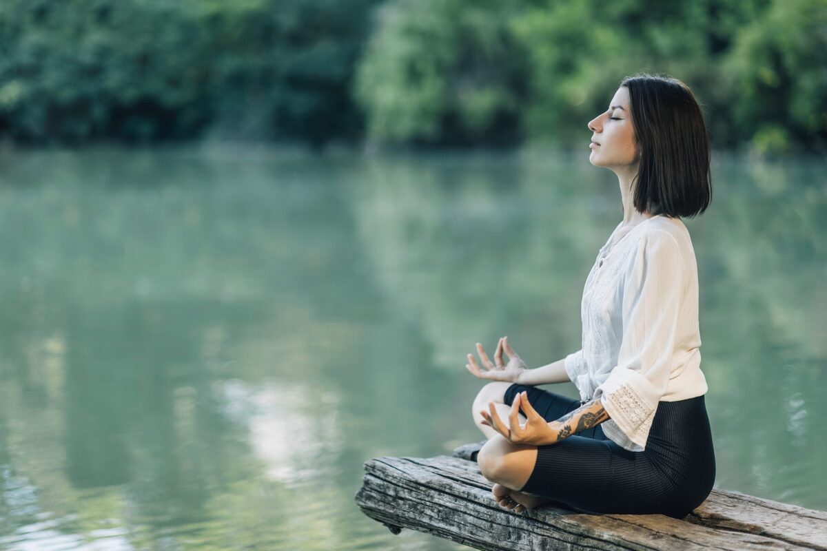 Pemulihan Gangguan Kesehatan Mental Bipolar melalui Meditasi, Menemukan Keseimbangan dalam Kehidupan