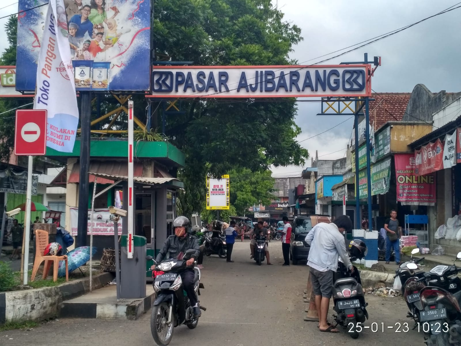 Lapak Aduan Bayar Parkir Pasar Ajibarang Sepi