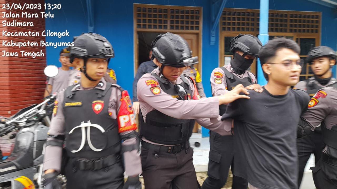 Rusak Rumah Tetangga dan Ajak Warga Berkelahi, Seorang Pemuda di Cilongok Diamankan Tim PRC Polresta Banyumas