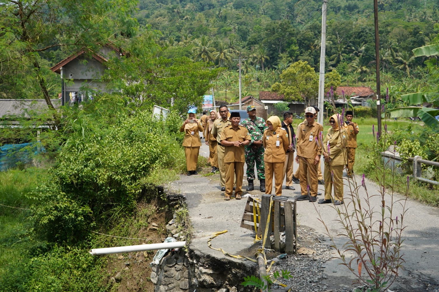 Bupati Kebumen Pastikan Perbaikan Ruas Jalan Utara