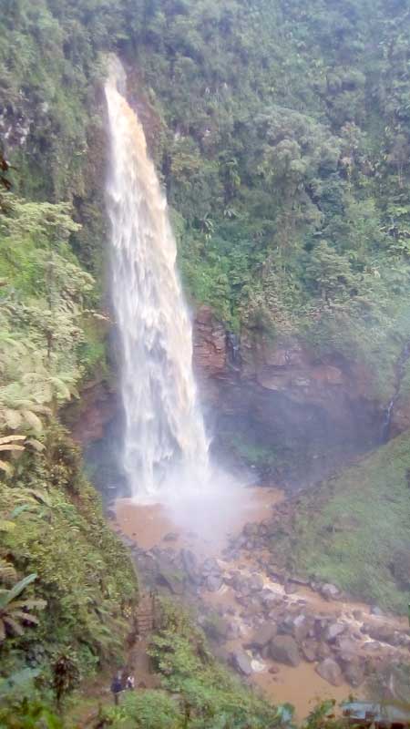 Air Keruh, Pengunjung Curug Cipendok Terjun Bebas