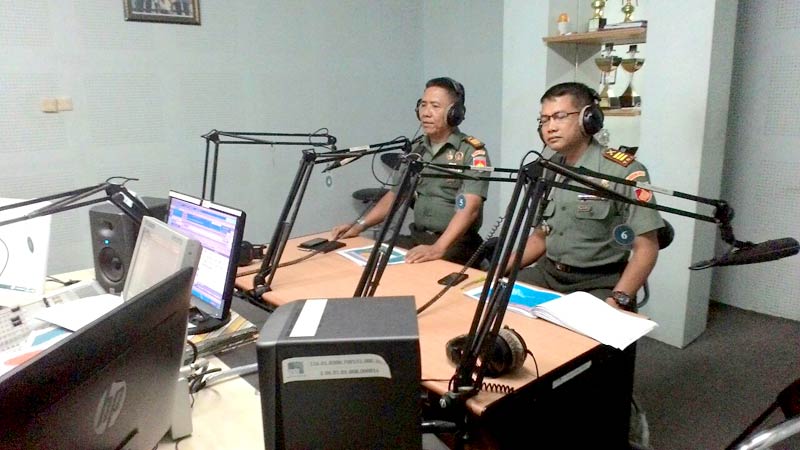 Danramil Purwokerto Utara Isi Dialog Interaktif di RRI