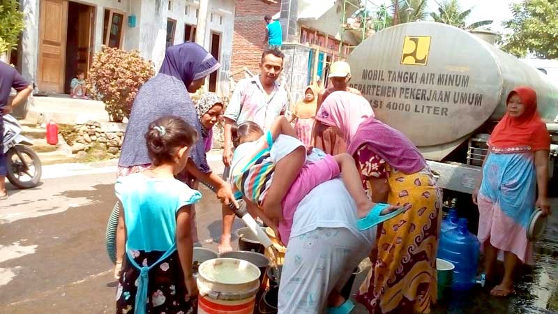 Droping Air Bersih Akibat Sumber Air Keruh di Cilongok Belum Merata