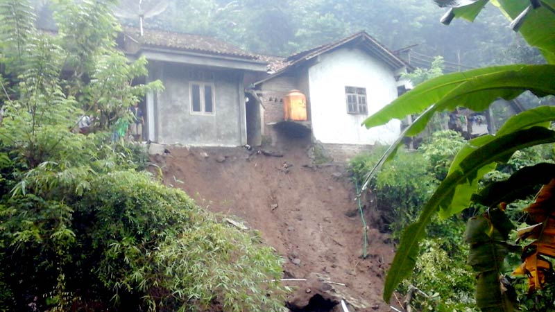 Hujan Deras, Longsor Landa Tiga Desa di Banyumas