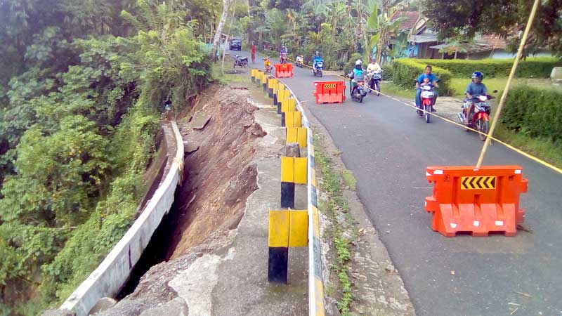 Jalur Cilongok-Patikraja Masih Buka Tutup