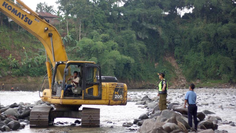 Penambangan Ilegal di Sepanjang Sungai Serayu Banjarnegara Dihentikan