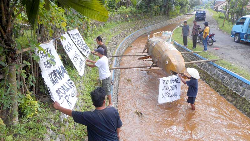 Desak Air Sungai Kembali Jernih Warga Cilongok Kawal Komitmen PT SAE