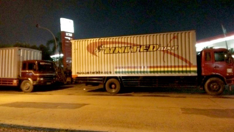 Ciregol Kembali Ambles, Truk Menumpuk di Ajibarang