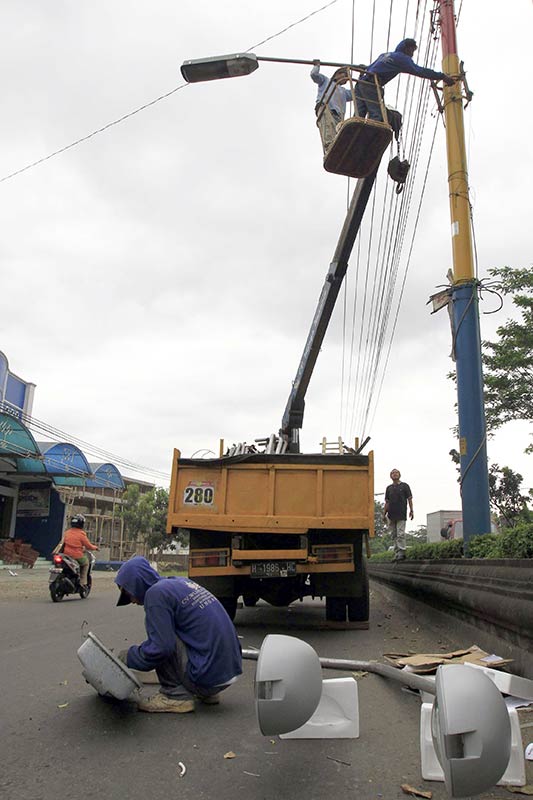 Dinhub Banyumas Pasang 418 LPJU Baru di Daerah Rawan Penerangan