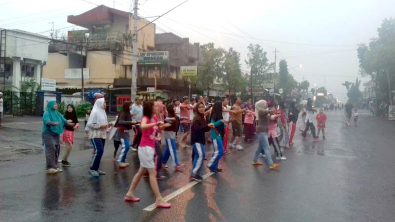 Meski Diguyur Hujan, Car Free Day Wangon Tetap Antusias