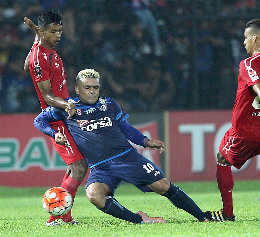 Lima Gol !!, El Loco Menjadi Hero Arema FC vs Semen Padang