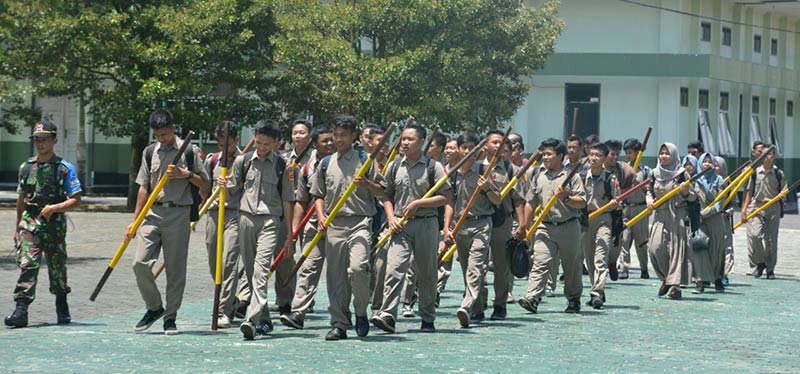 Ratusan Siswa SMK Tujuh Lima Purwokerto Ikuti Kegiatan Bela Negara  di Makorem 071/Wijayakusuma