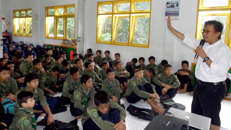 Siswa MTSM 04 Slinga Ikuti Training Motivasi