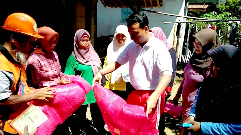 Usai Fogging, Warga Cirahab Banyumas Gelar PSN Serentak