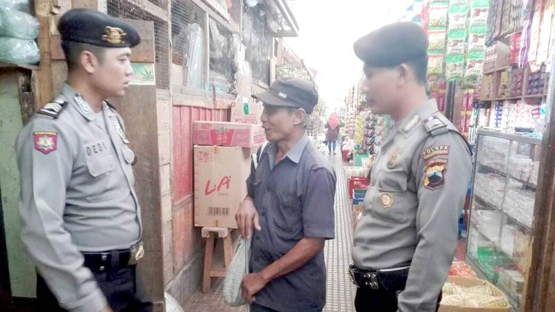 Cegah Kejahatan, Polisi Patroli Ke Tempat Keramaian