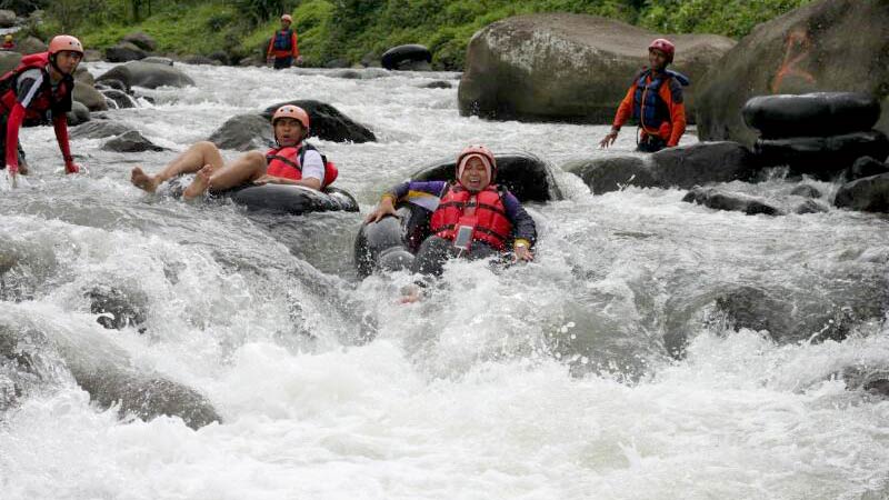 Seru, Wisata River Tubing di Limbasari