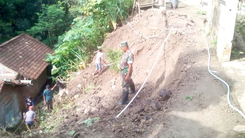 Hujan Deras Picu Longsor di Sejumlah Lokasi di Banyumas