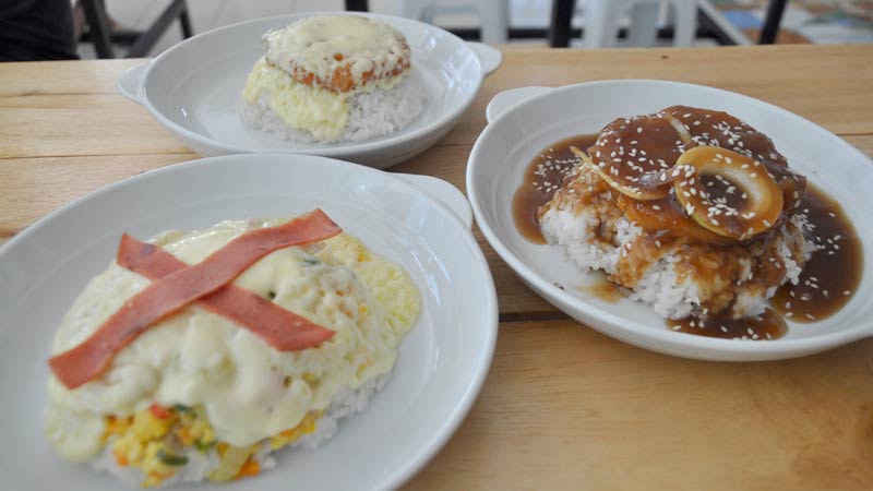 Nasi dengan Lelehan Keju Mozarella yang Lumer di Mulut