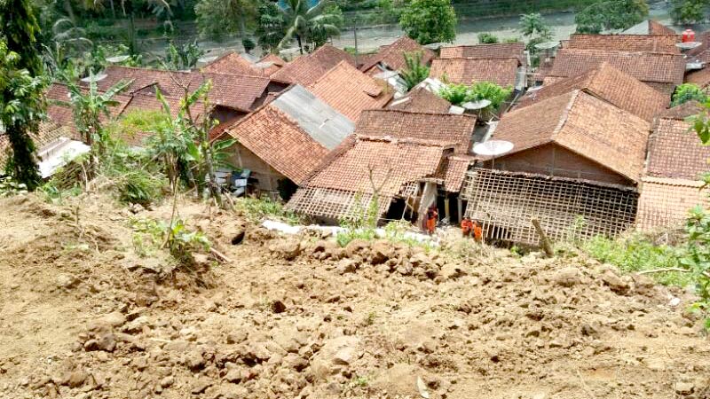 Penanganan Longsor di Desa Bantarpanjang Cilacap Bersifat Darurat