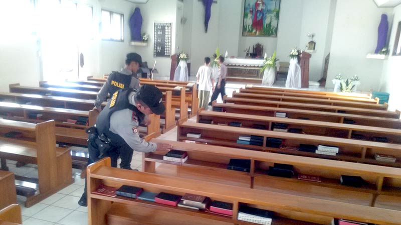 Pengamanan Gereja di Ajibarang Diperketat