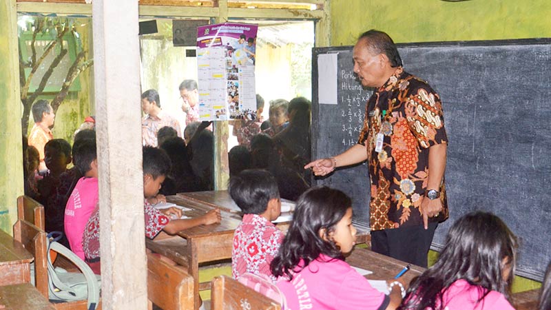 Guru di Desa Terpencil Banjarnegara Didominasi Guru Honorer