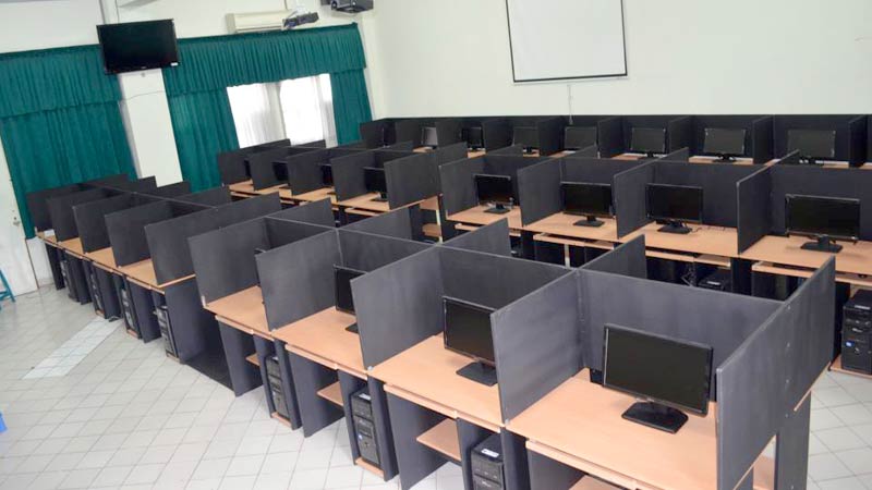Sekolah Tidak Patuhi Kesepakatan Jumlah Komputer dalam Satu Ruangan UNBK