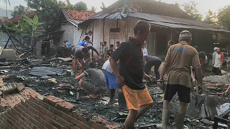 Korslet, Rumah Warga Tambak Ludes Dilalap Api