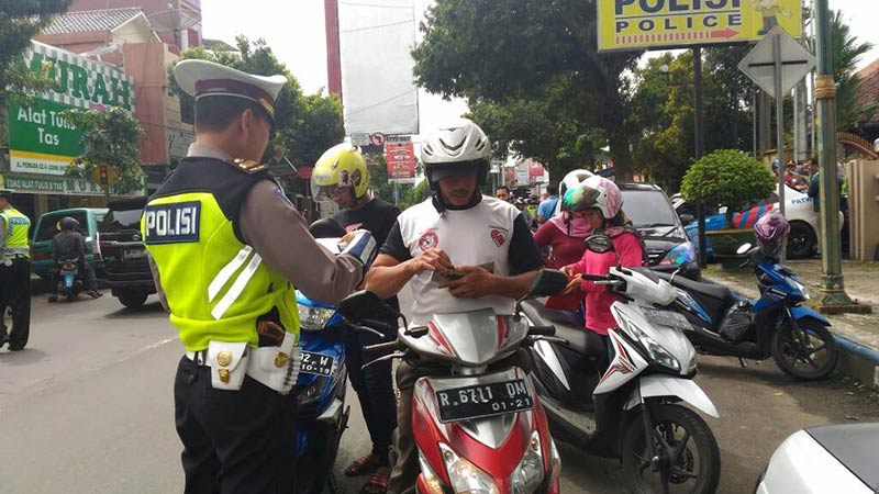 Operasi Patuh Candi 2017 - Ratusan Pengendara Ditilang