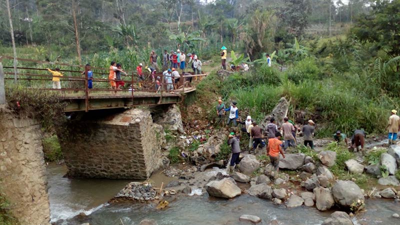 Jembatan Merawu Nyaris Putus