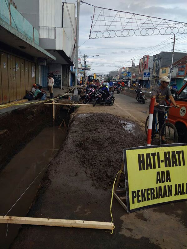 Perbaikan Drainase Jalan Soedirman Jangan Ganggu Kegiatan Ekonomi