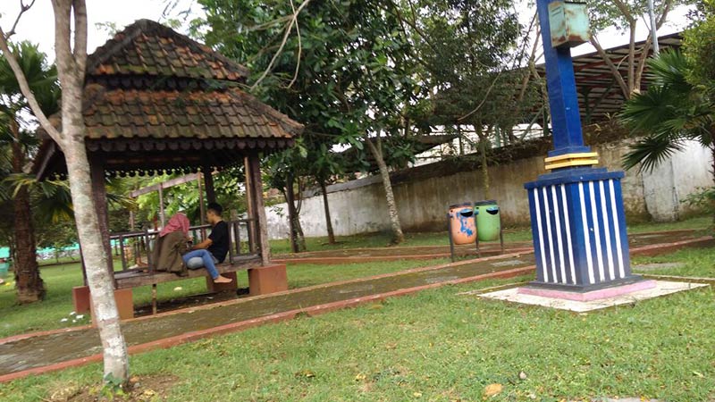 Taman Bojong Jadi Tempat Pacaran