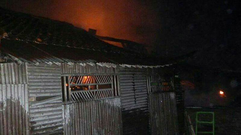 Lupa Matikan Tungku, Warung Makan Ludes Terbakar