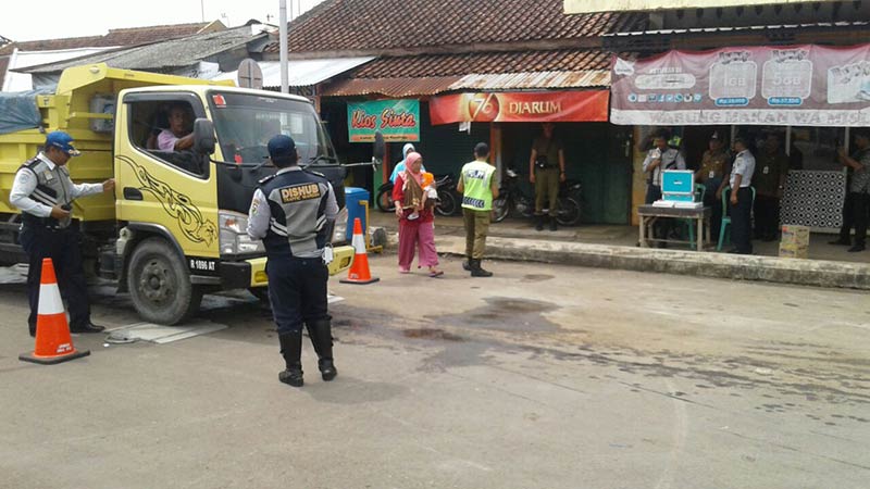 Langgar Peraturan Puluhan Truk Ditilang di Mandiraja