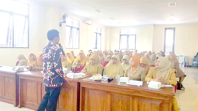 Guru Harus Mengontrol Penggunaan Media