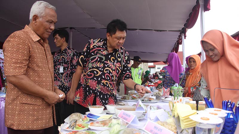 Makanan Lokal Disantap Ribuan Orang di Hari Pangan Sedunia