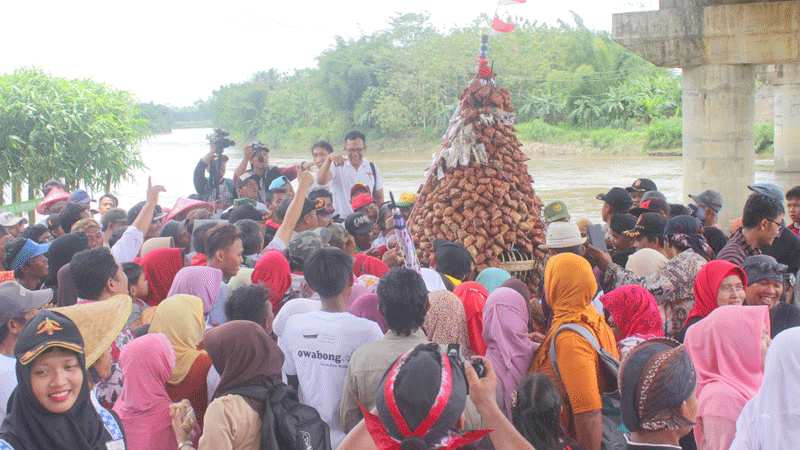 Warga Kedungbenda Adakan Ruwat Bumi